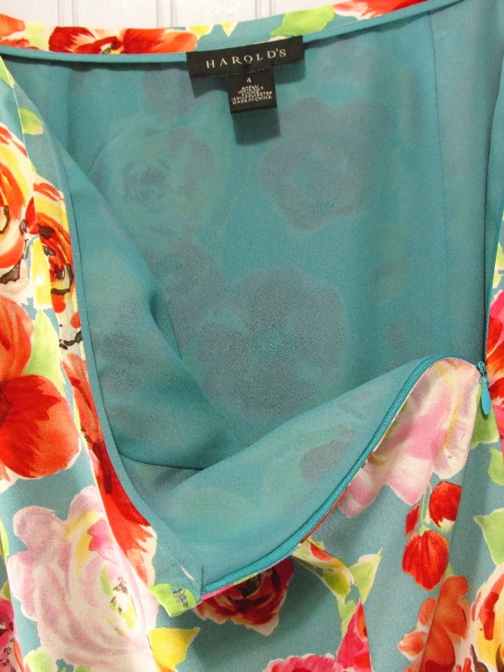 Harold's Turquoise Red Floral Silk Trumpet Skirt, Size 4 - Picture 6 of 7